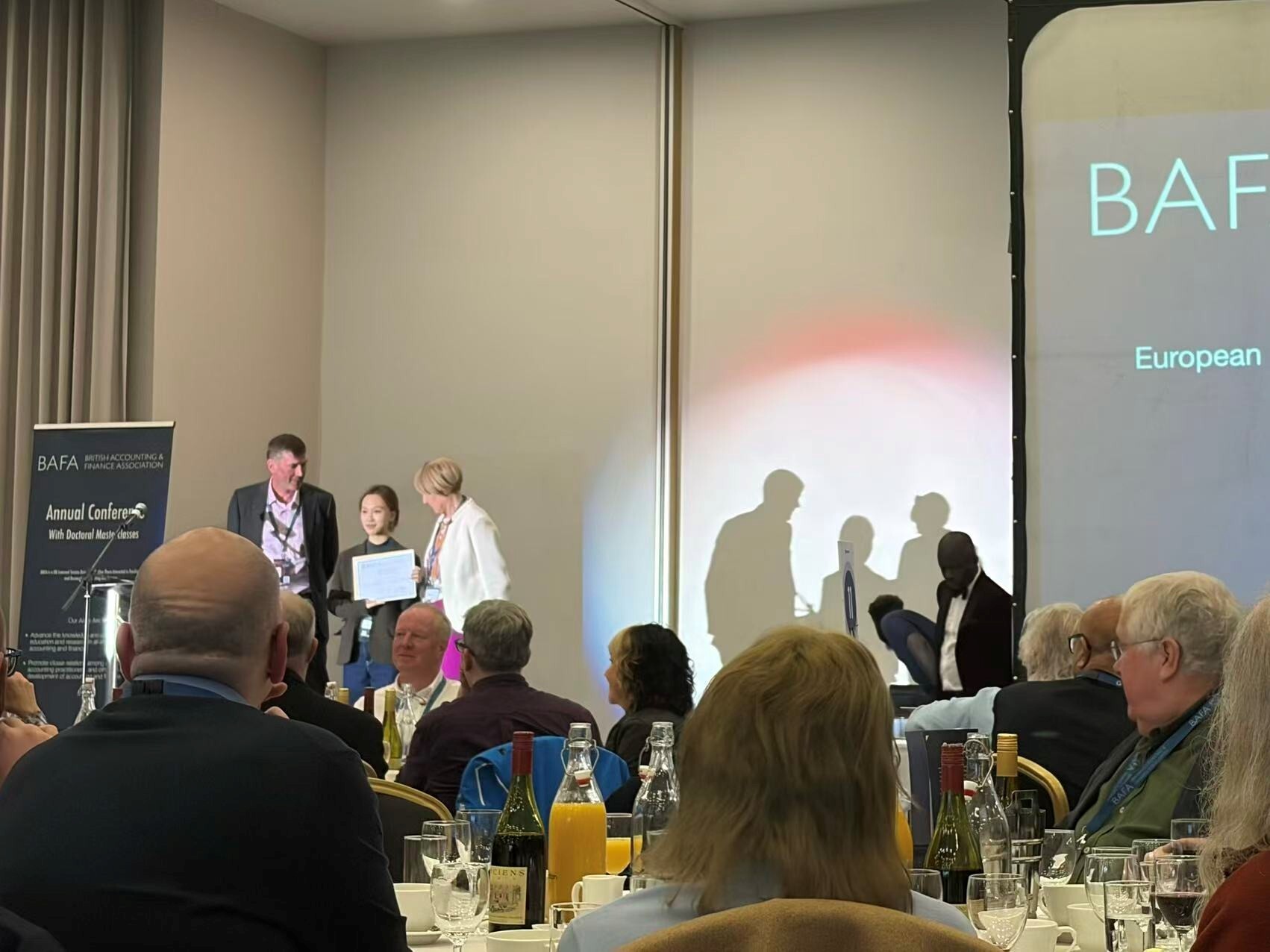 Mo Zhang Receives European Accounting Association (EAA) Award